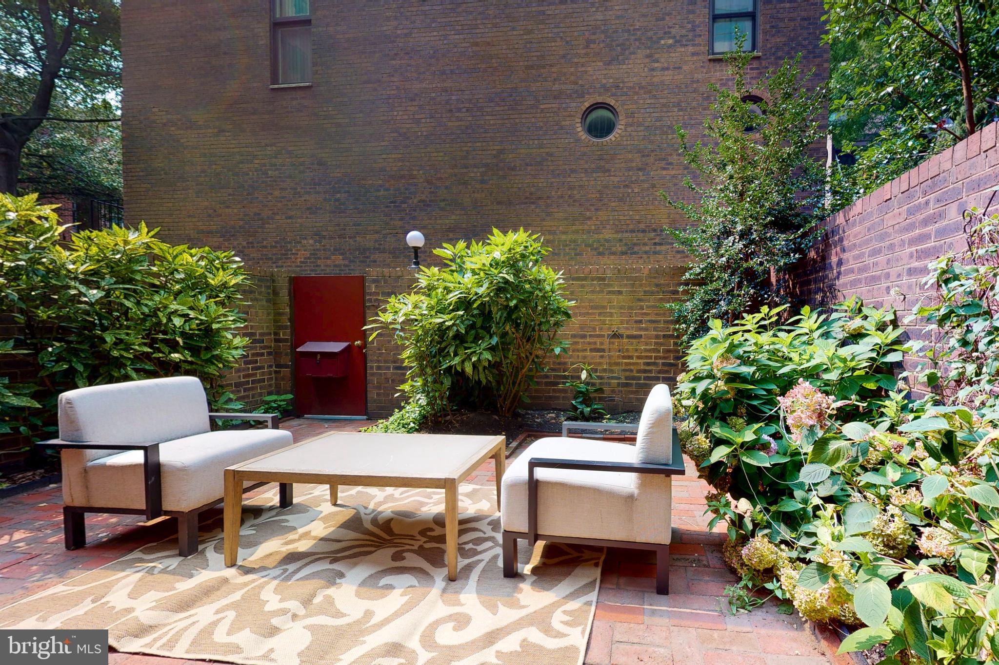 SOCIETY HILL - Residential