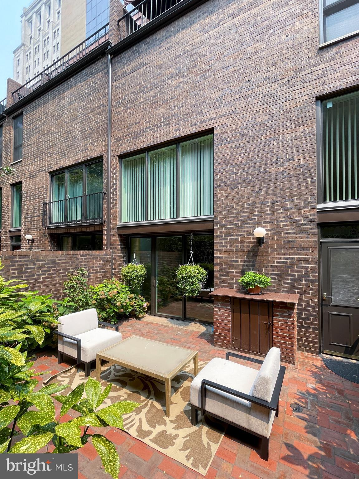 SOCIETY HILL - Residential