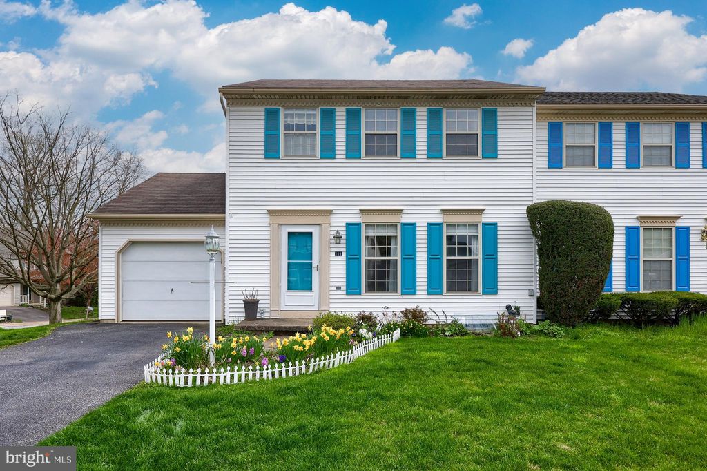 Photo of 111 Meadowcroft Drive, Lancaster, PA 17603 (MLS # PALA2049192)