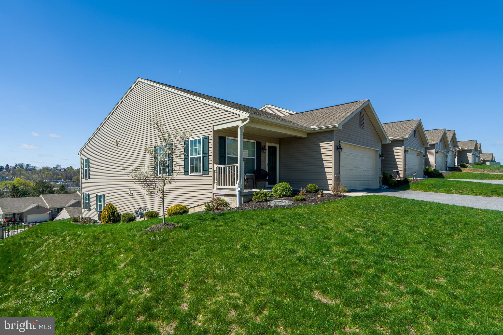 THE PADDOCK @ EQUINE MEADOWS - Residential