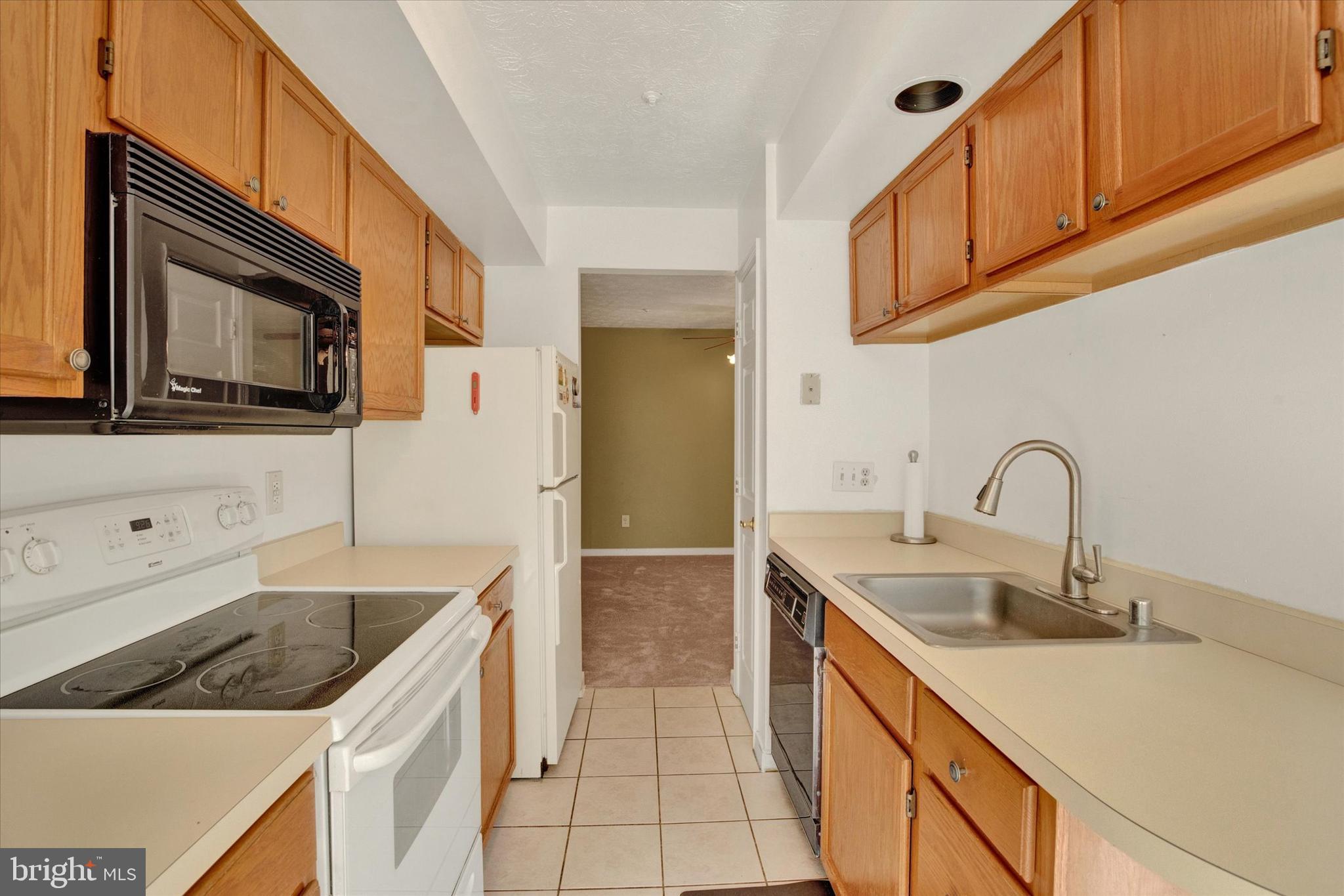 POND CONDOMINIUMS - Residential