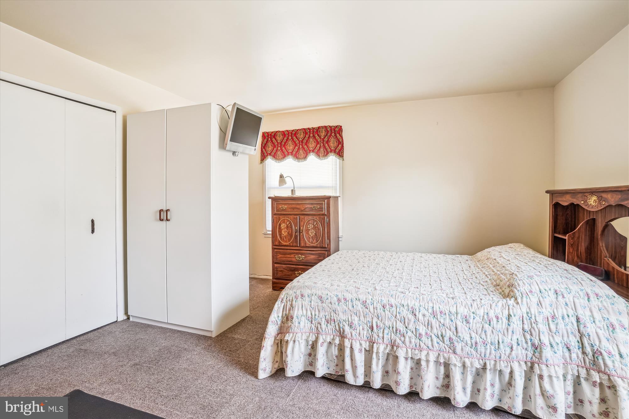 STRAWBERRY HILL EST SUB - Residential