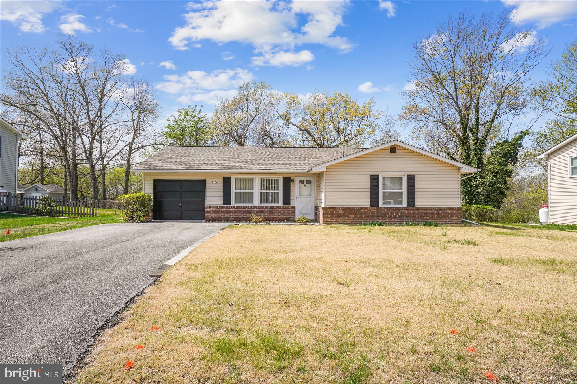 STRAWBERRY HILL EST SUB - Residential