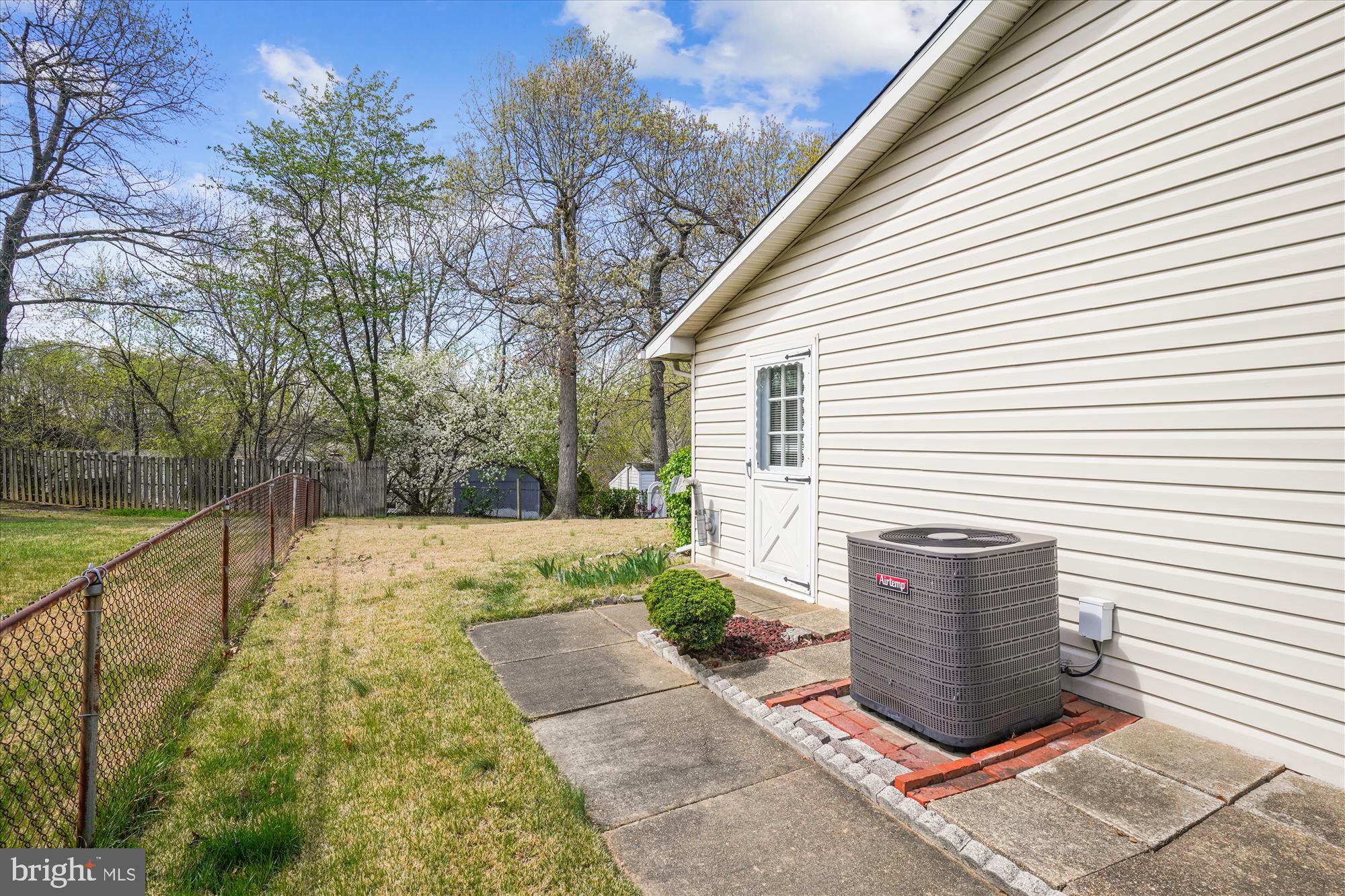 STRAWBERRY HILL EST SUB - Residential