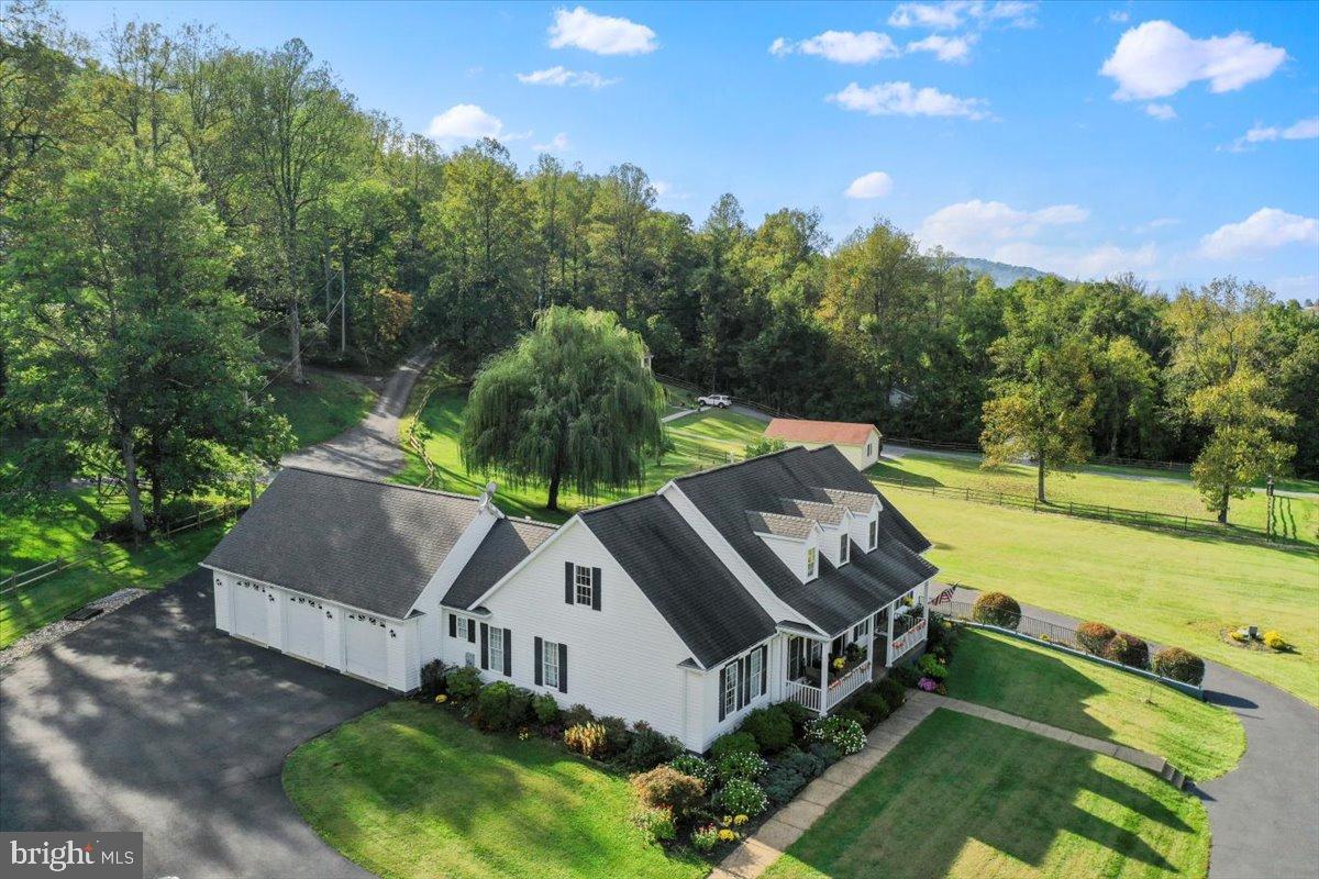 LAKE FRONT ROYAL - Residential