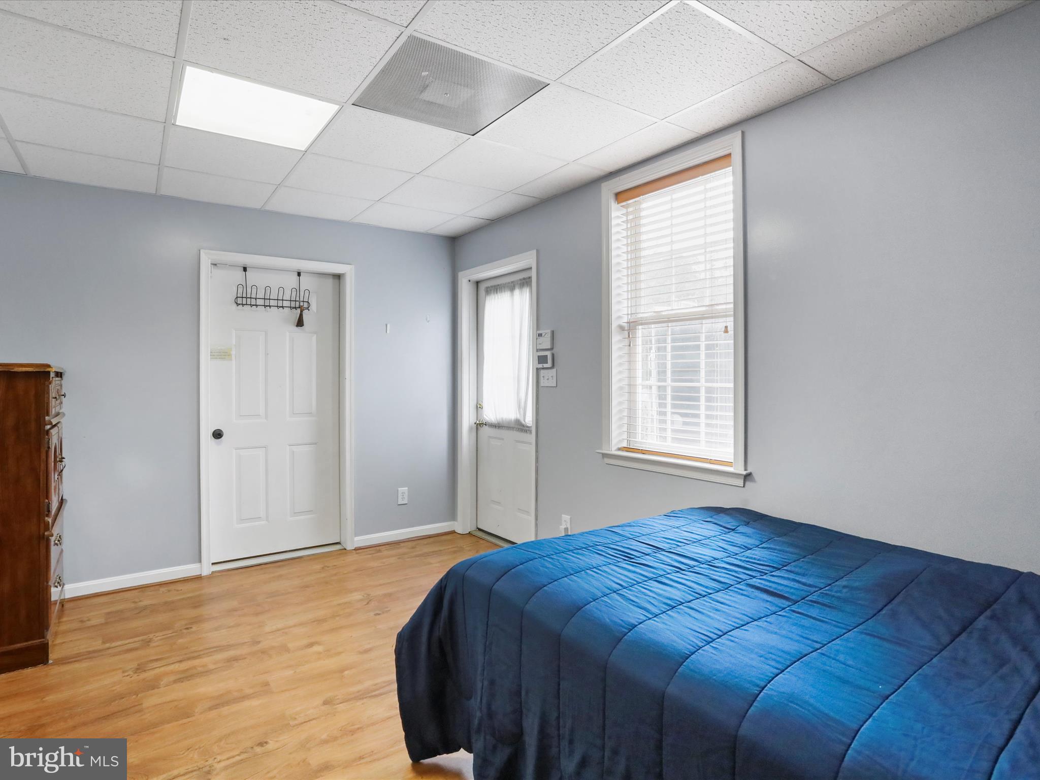 LAKE FRONT ROYAL - Residential