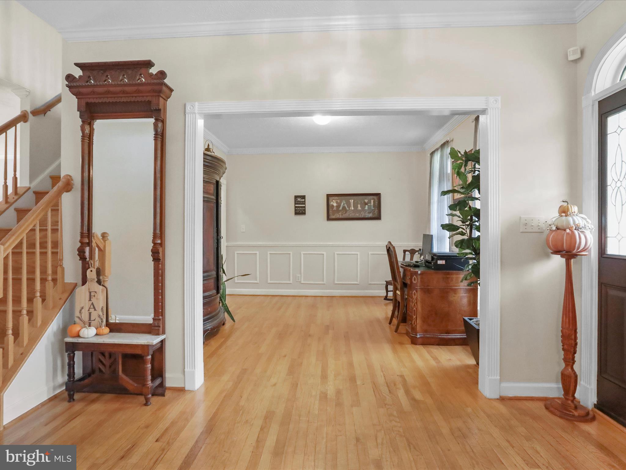 LAKE FRONT ROYAL - Residential