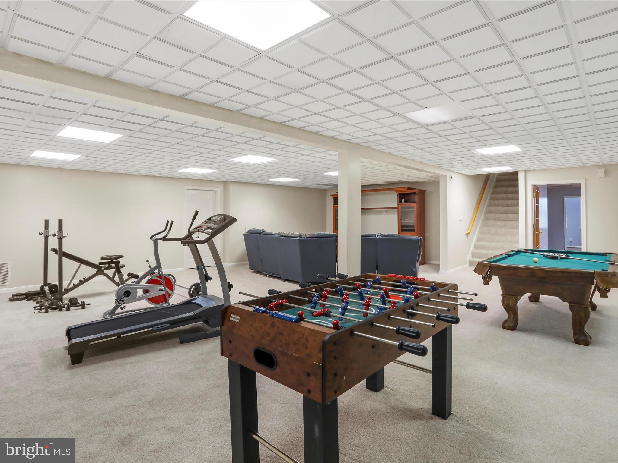 LAKE FRONT ROYAL - Residential