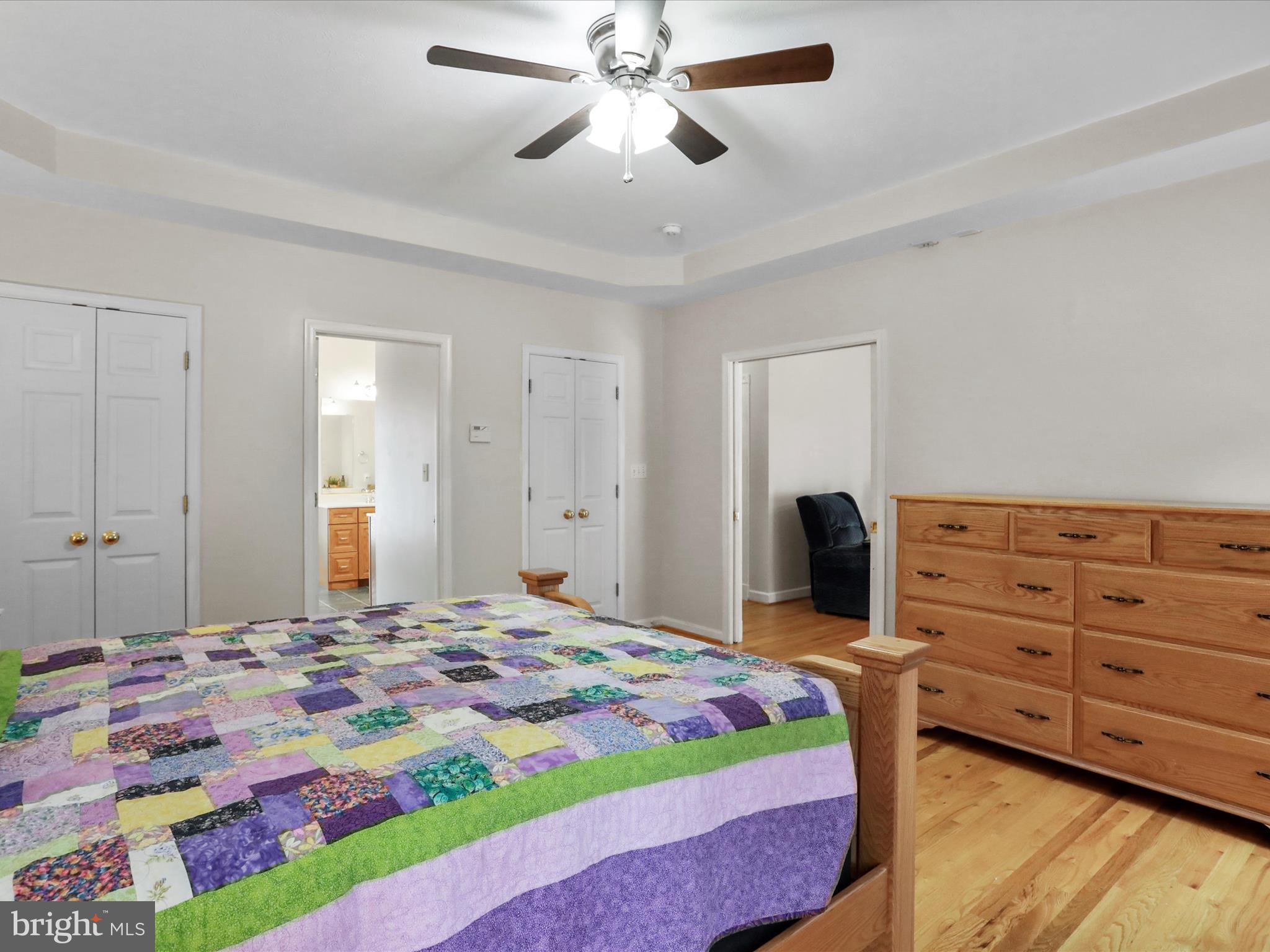 LAKE FRONT ROYAL - Residential