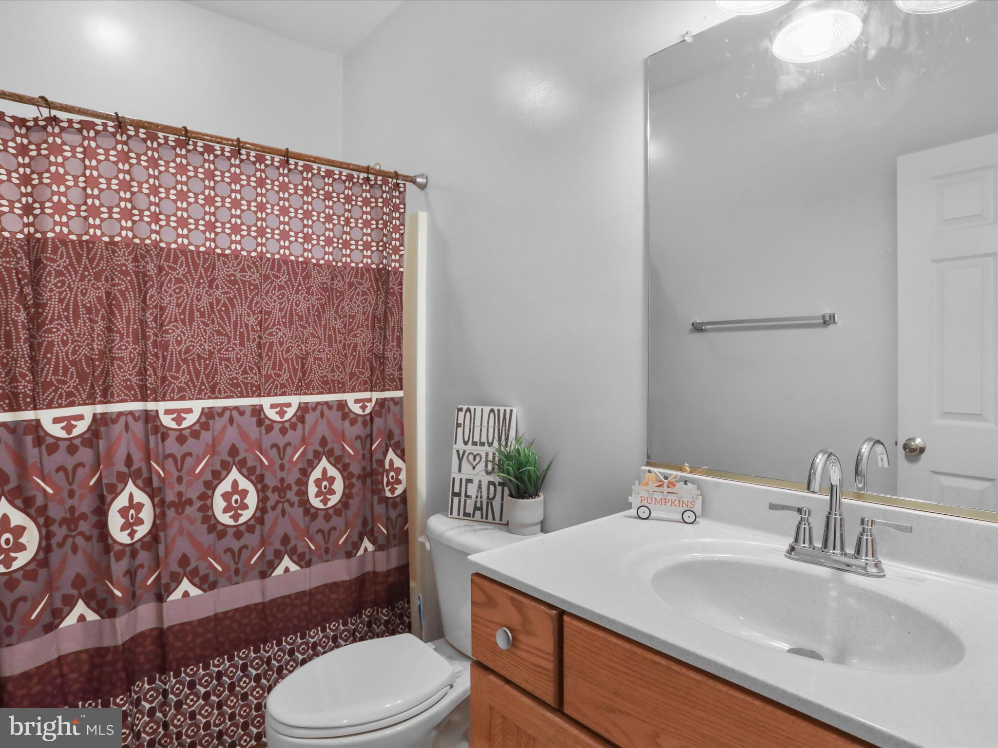 LAKE FRONT ROYAL - Residential