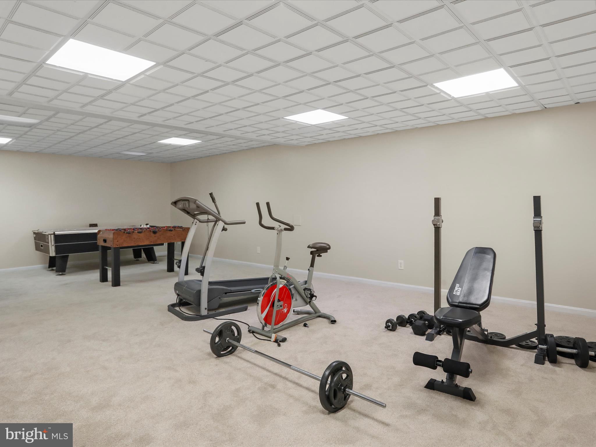 LAKE FRONT ROYAL - Residential