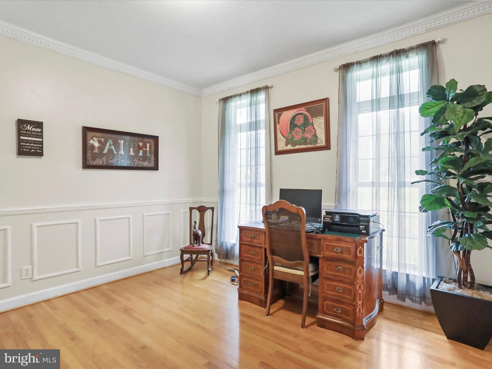 LAKE FRONT ROYAL - Residential