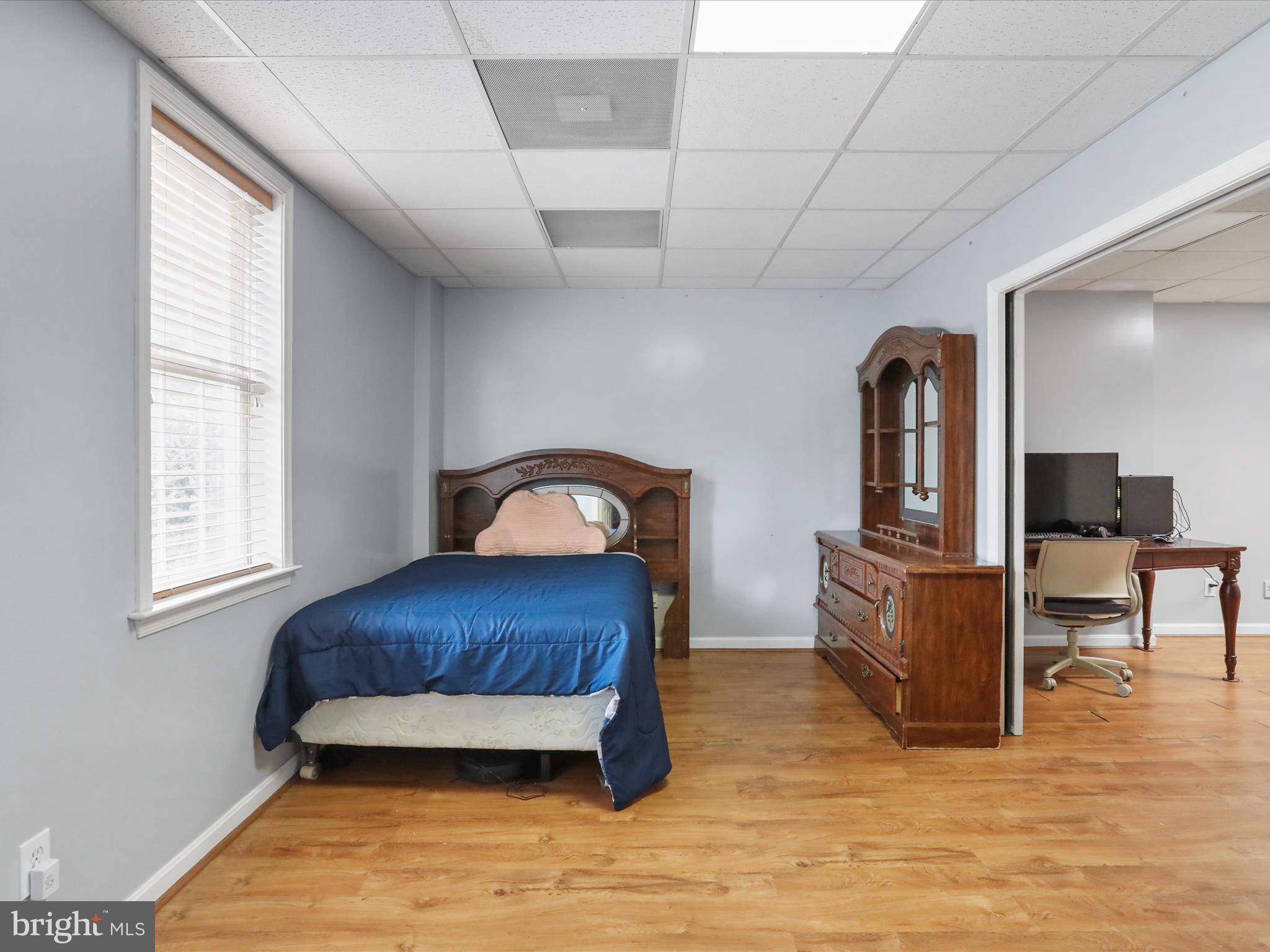 LAKE FRONT ROYAL - Residential