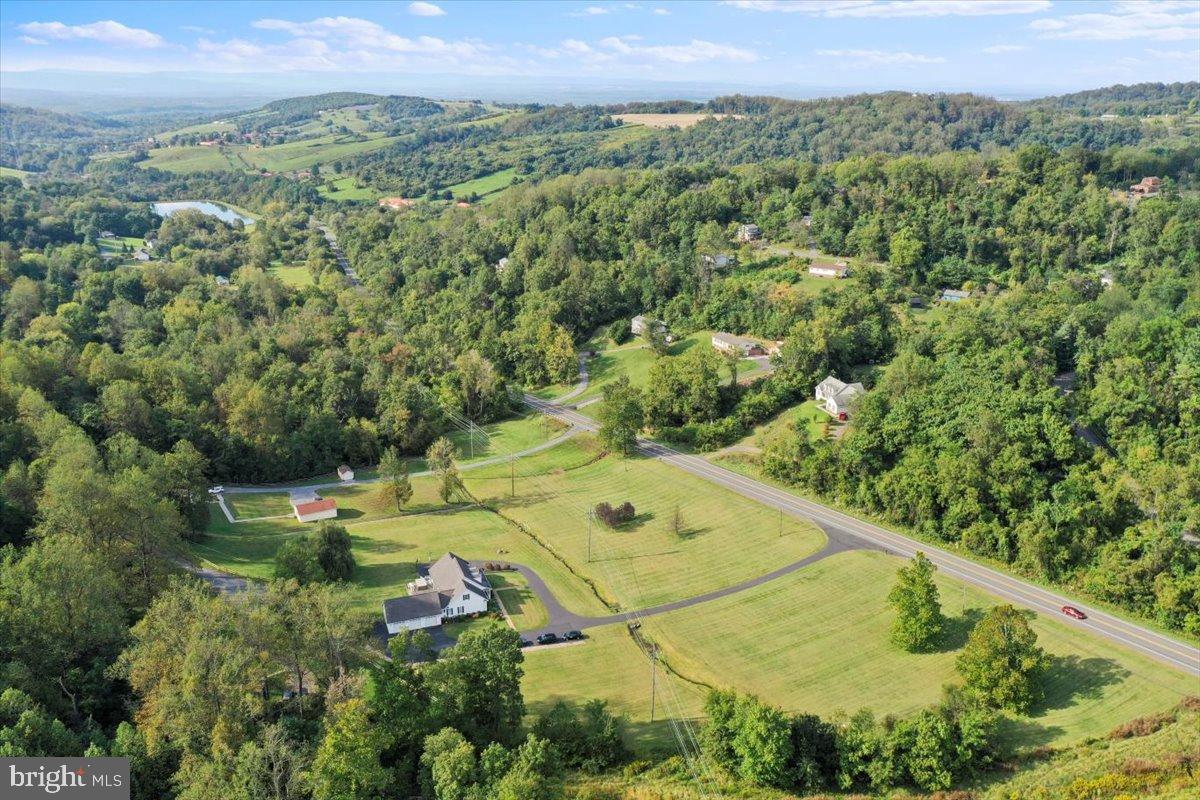 LAKE FRONT ROYAL - Residential