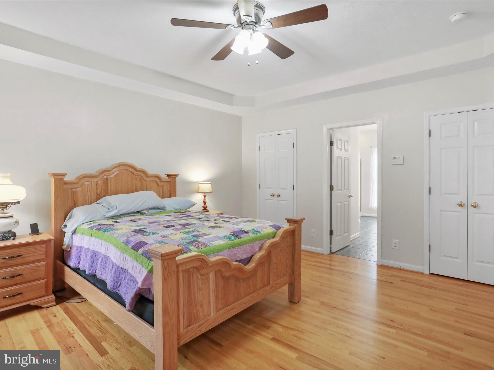 LAKE FRONT ROYAL - Residential