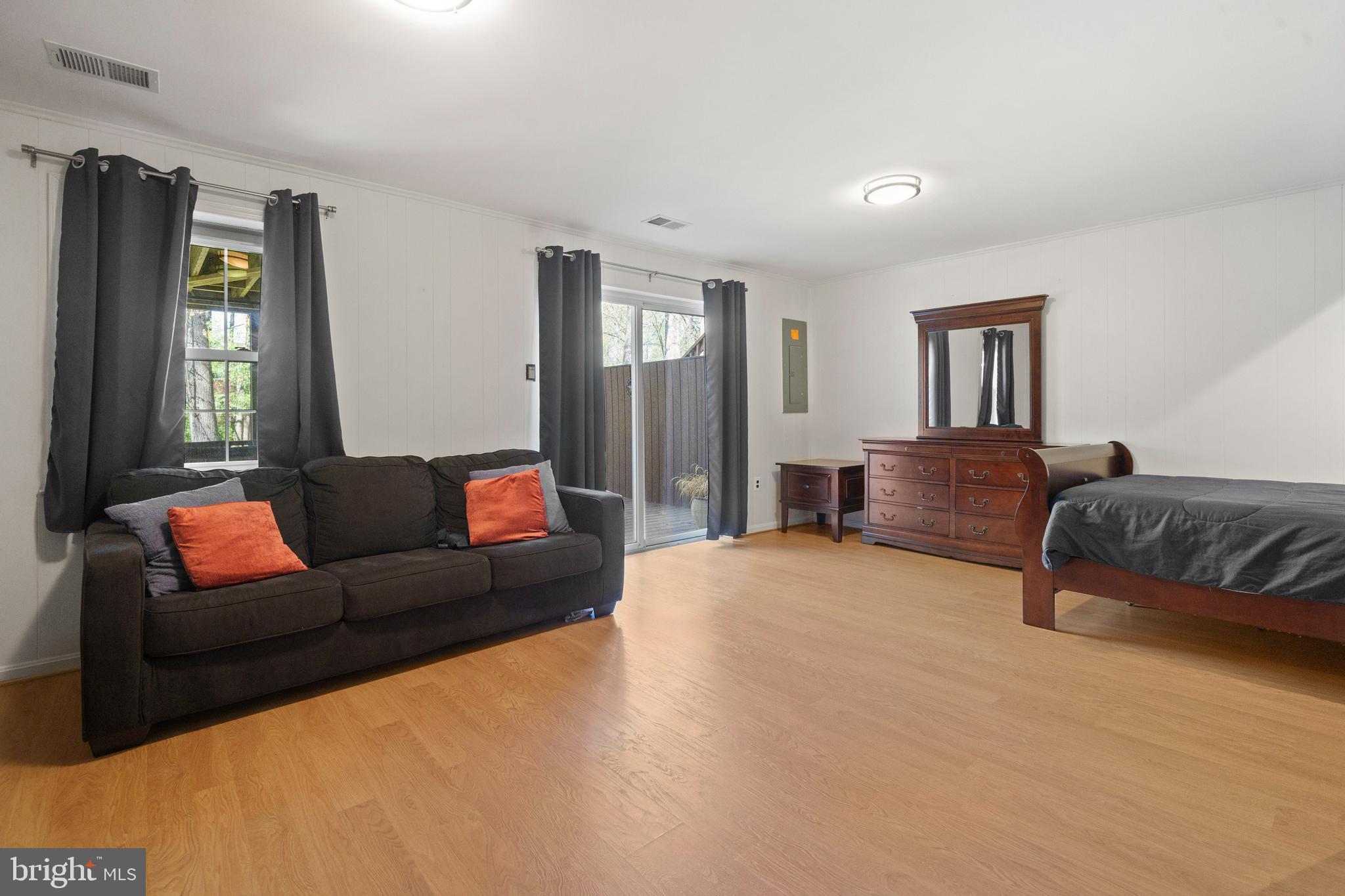 BURKE CENTRE - Residential