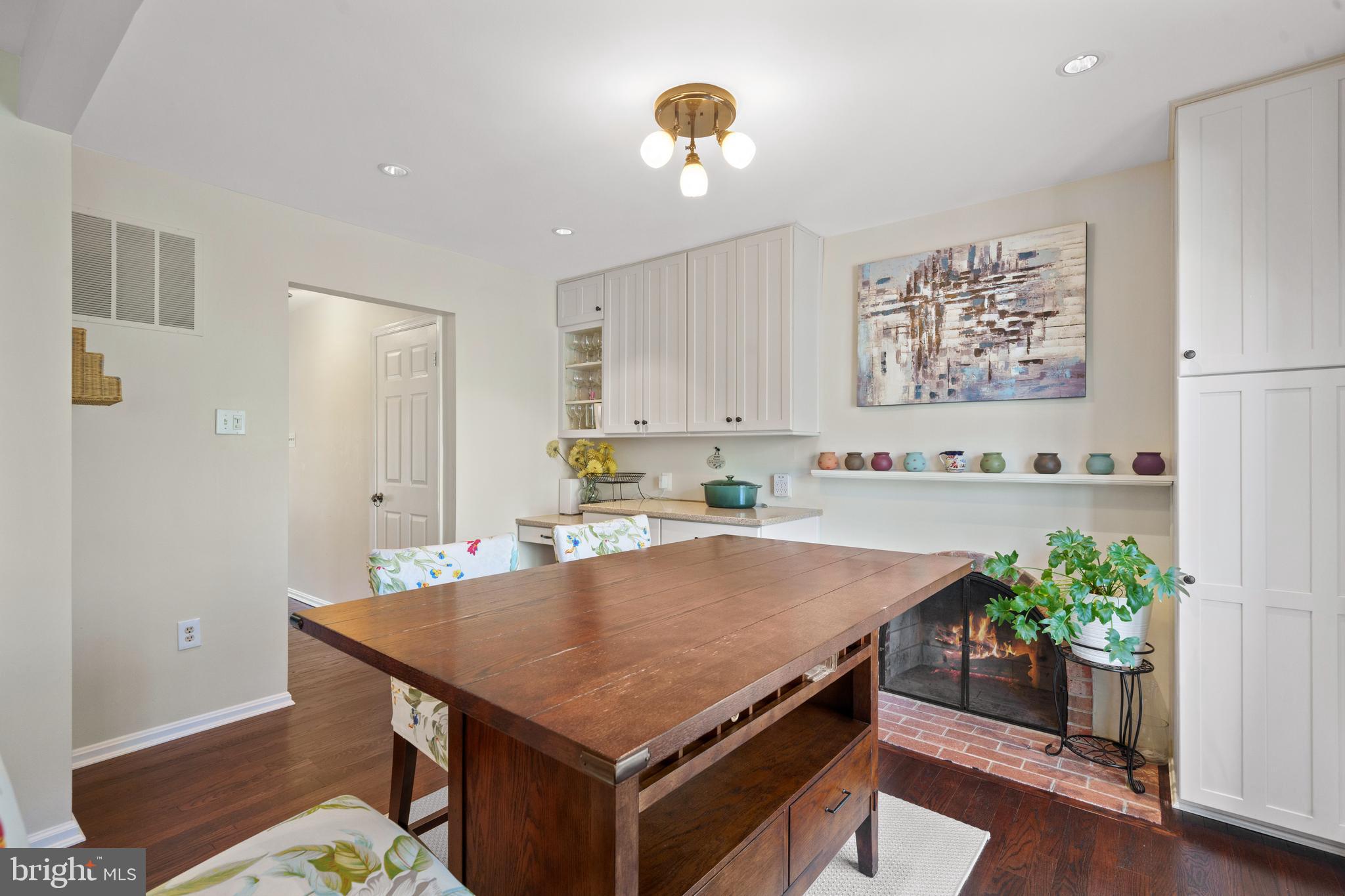 BURKE CENTRE - Residential