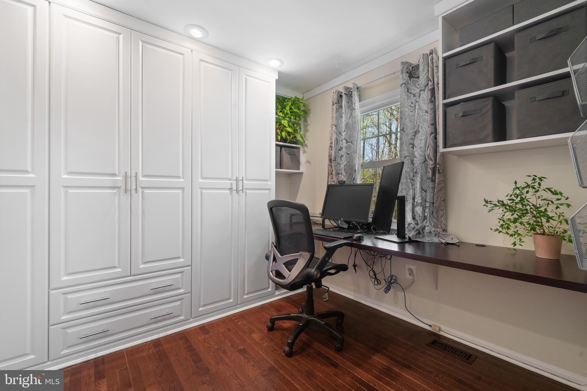 BURKE CENTRE - Residential