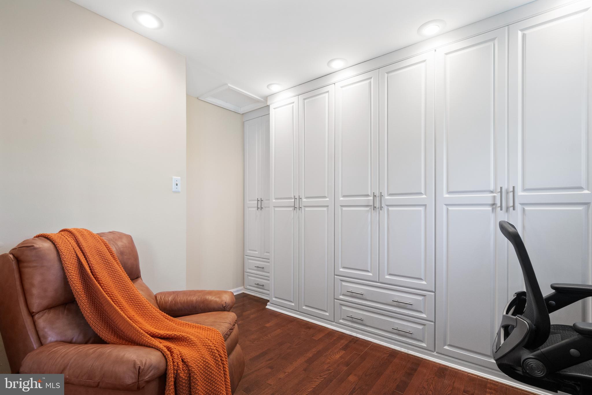 BURKE CENTRE - Residential