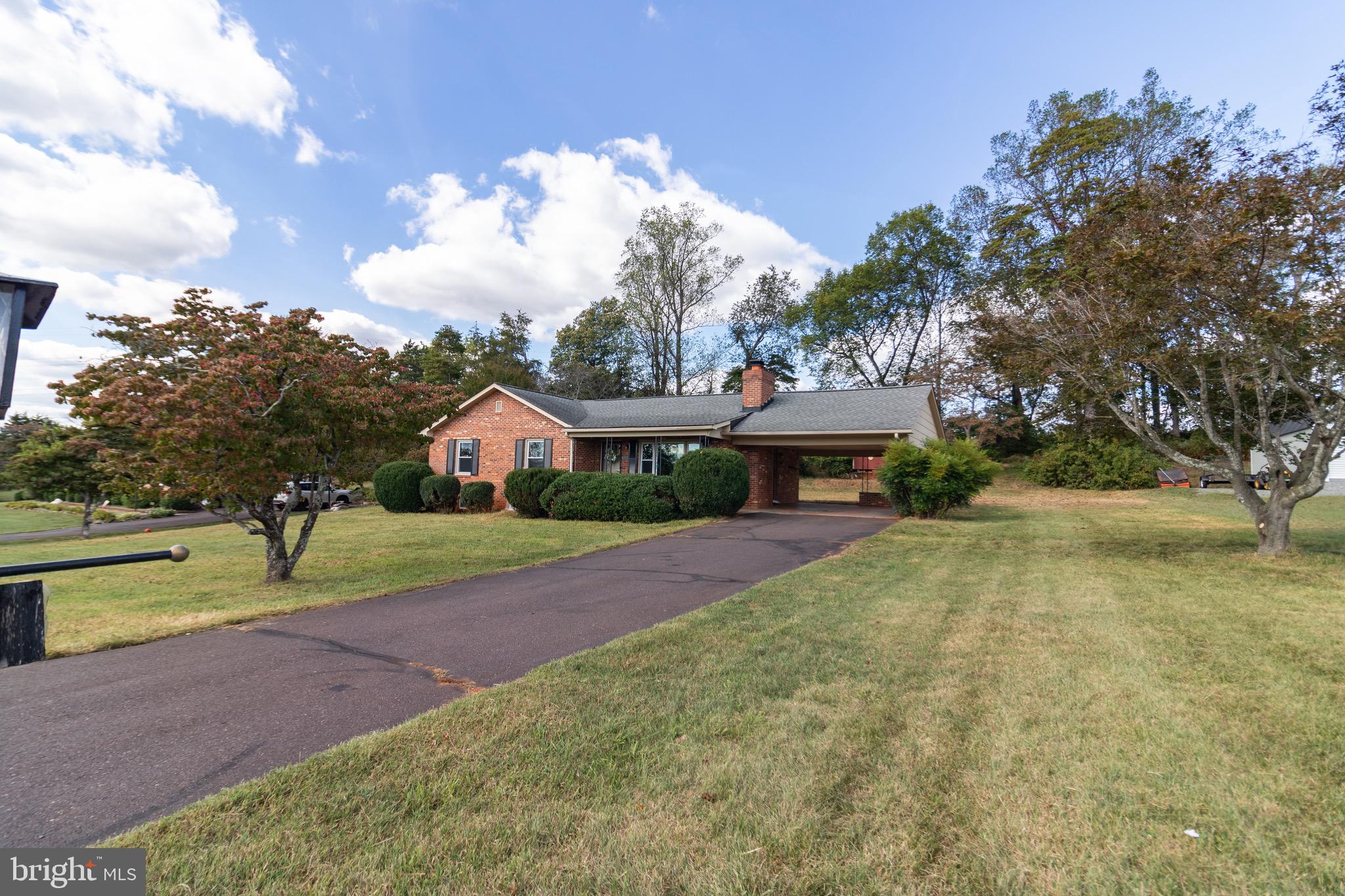 HILLCREST - Residential