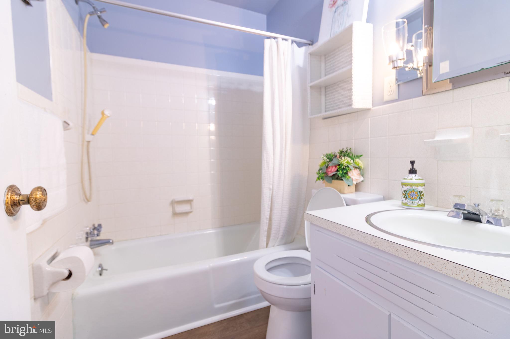 HILLCREST - Residential