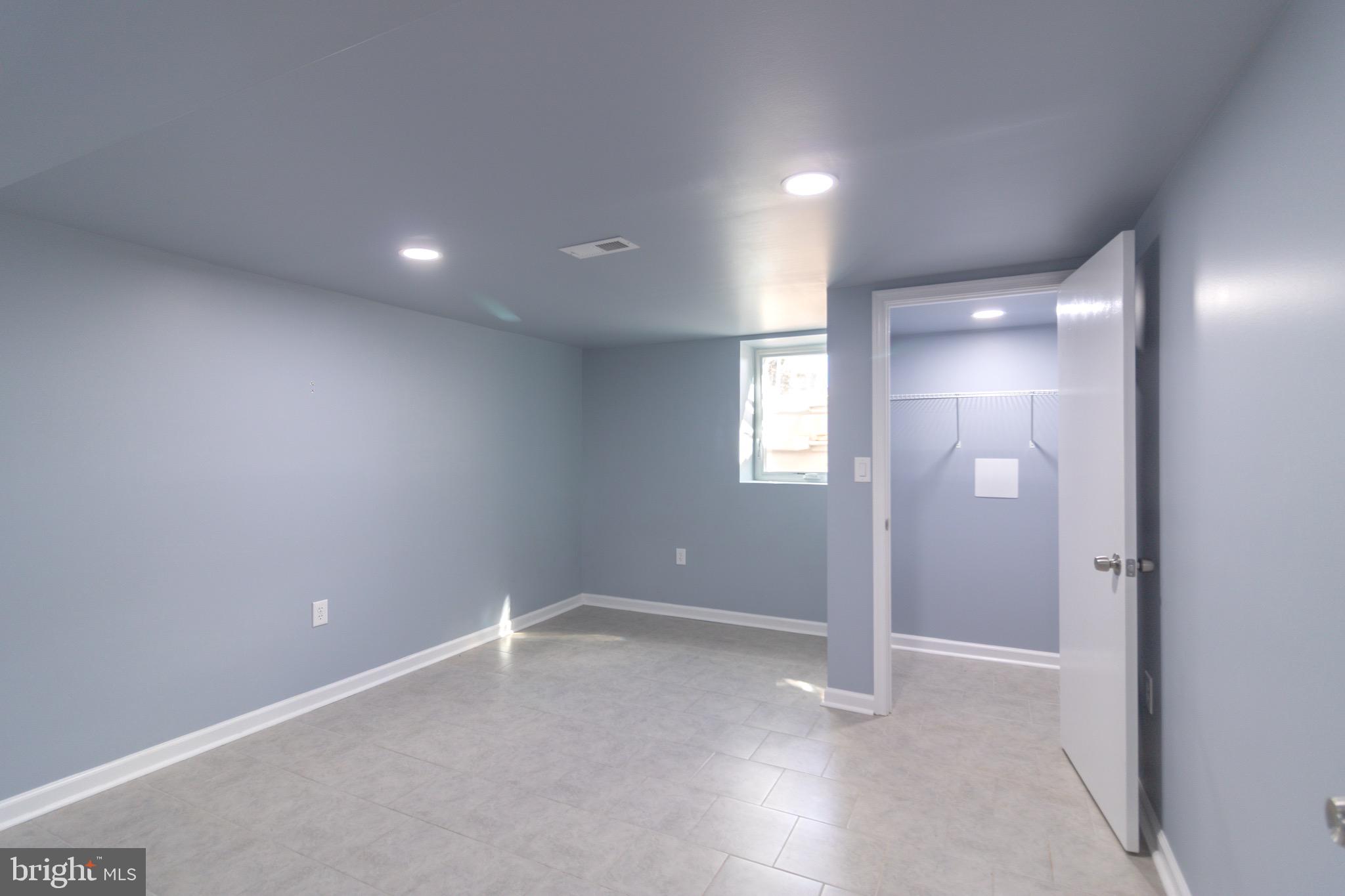 HILLCREST - Residential