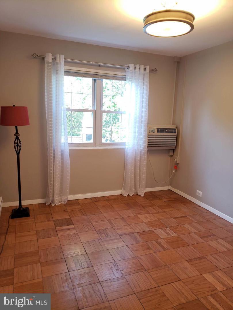 PARK  FAIRFAX - Residential Lease