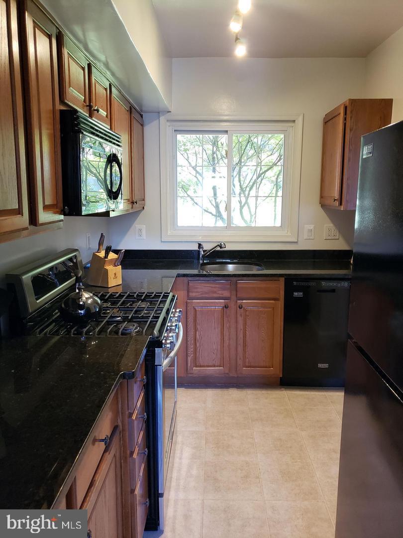 PARK  FAIRFAX - Residential Lease