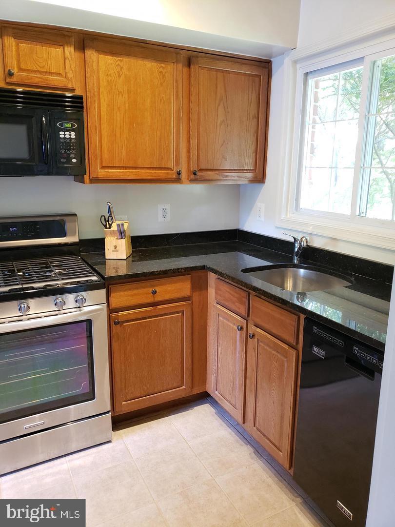 PARK  FAIRFAX - Residential Lease