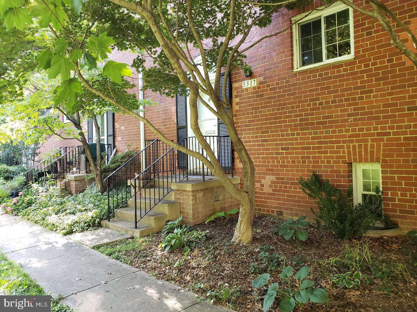 PARK  FAIRFAX - Residential Lease