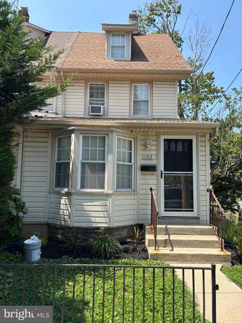 Townhouse For Sale - 102 Garrett Avenue<br/> Delaware County, BRYN MAWR, PA 19010