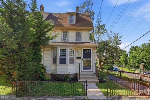 Townhouse For Sale - 102 Garrett Avenue<br/> BRYN MAWR, PA 19010