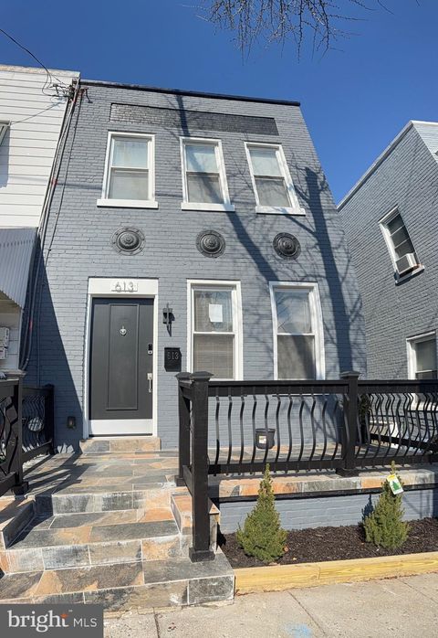 Townhouse For Sale - 613 Roxboro Place<br/> Washington County, WASHINGTON, DC 20011