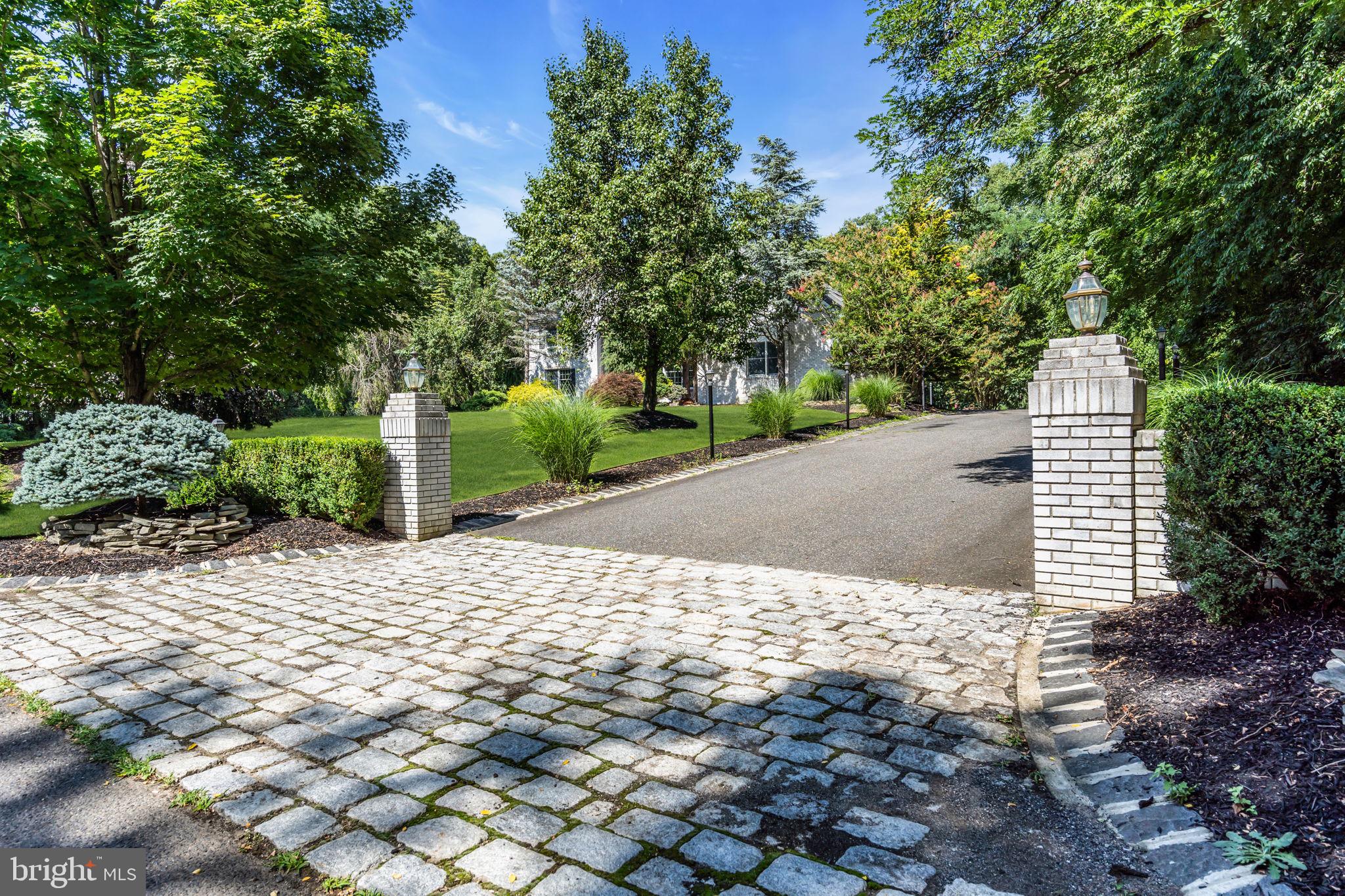 24 CARRIAGE WAY