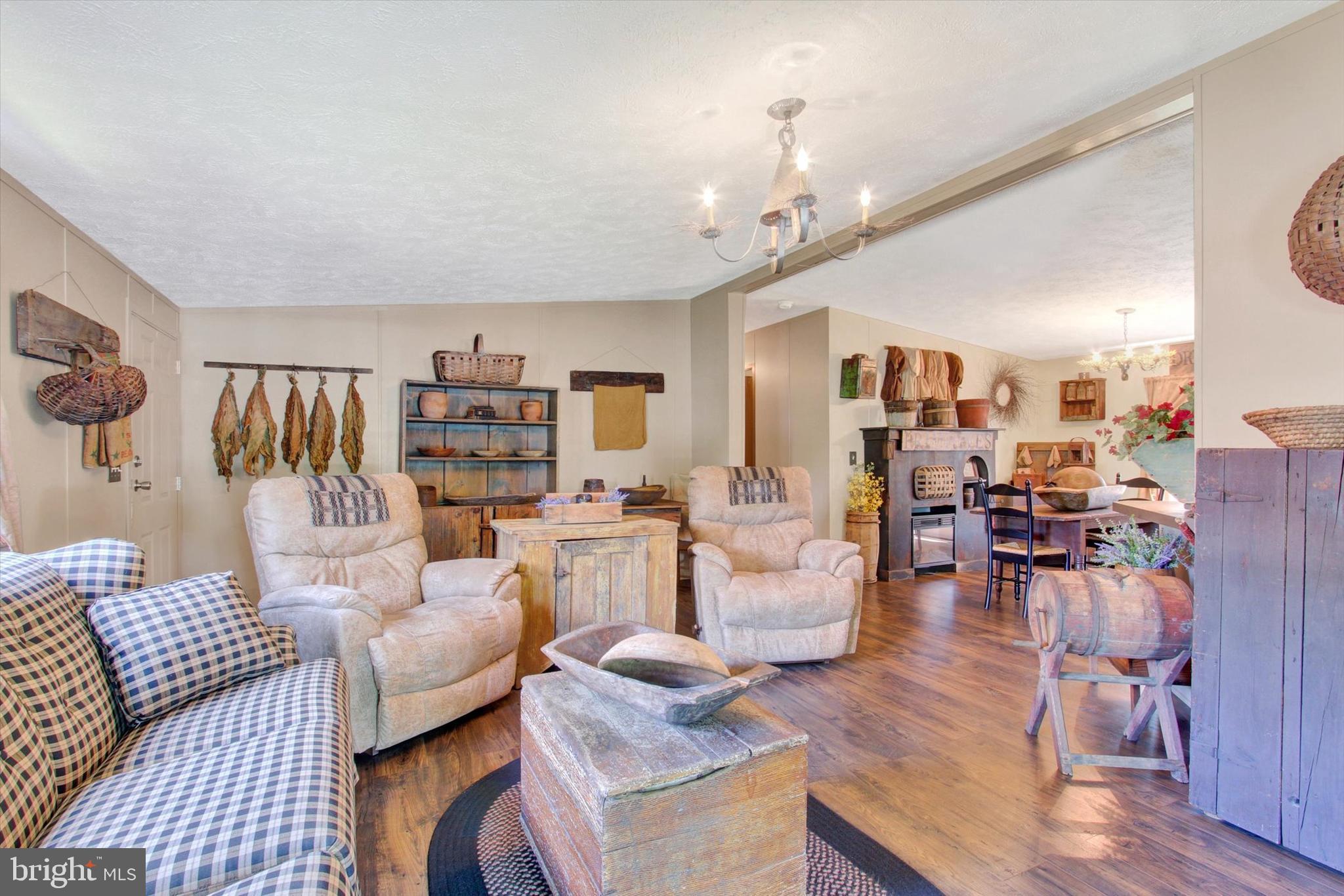 717 LAKE DRIVE
