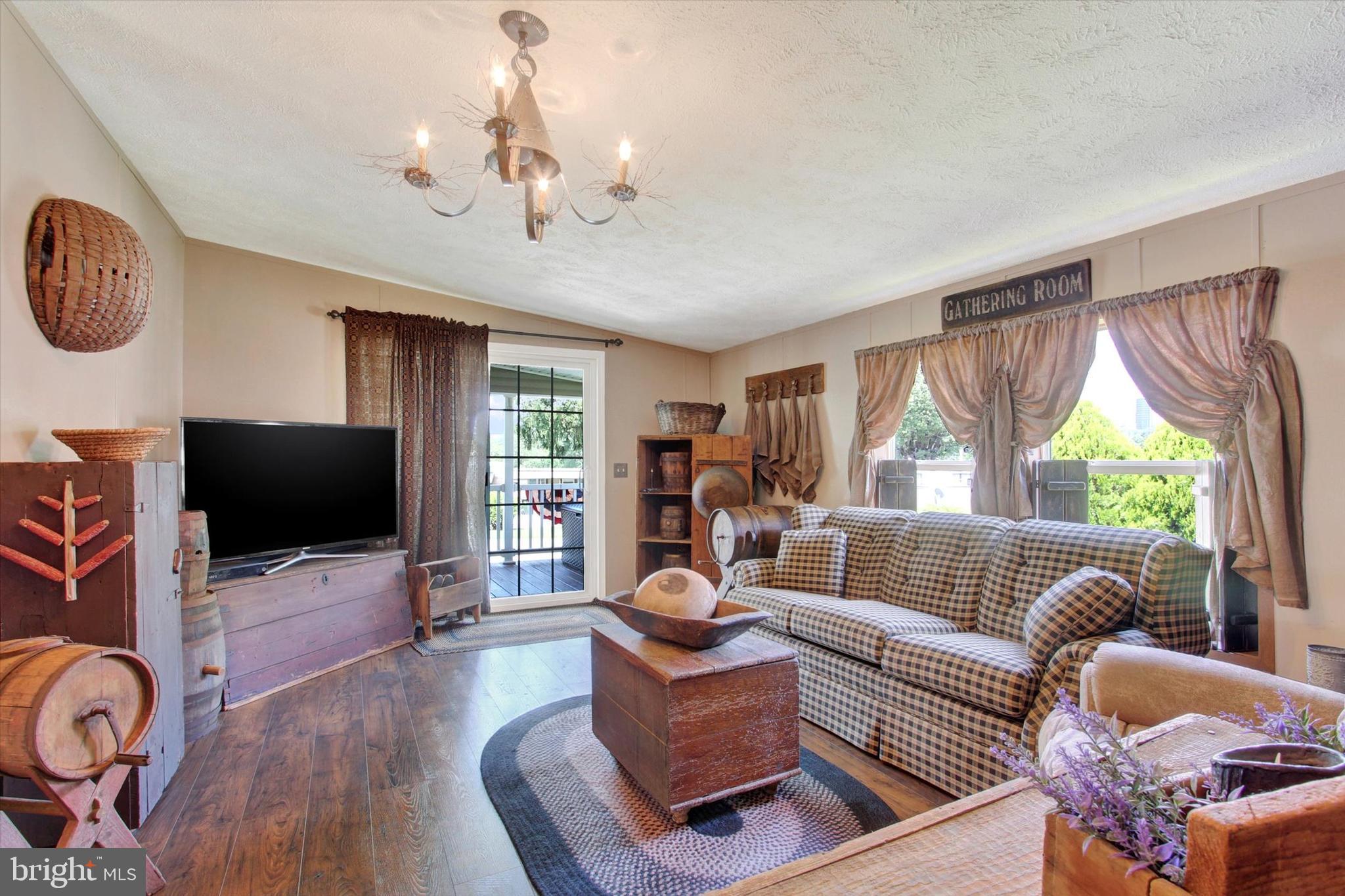717 LAKE DRIVE