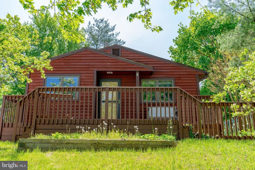Price improved! Cabin style on CUL-DE-SAC quite road,well maintained&insulated.Updated hardwood floors,Anderson windows, smart home control,cameras.3BDRMs(master:walk-in closet/jet tub),3 full baths,kitchen/dining(SS appliances), Lg office,laundry,HOME CINEMA.Remarkable outdoor area,fenced backyard with build-in grill,bar,TV&FIRE PIT.Perfect location,reach home from any direction AVOIDING traffic!
