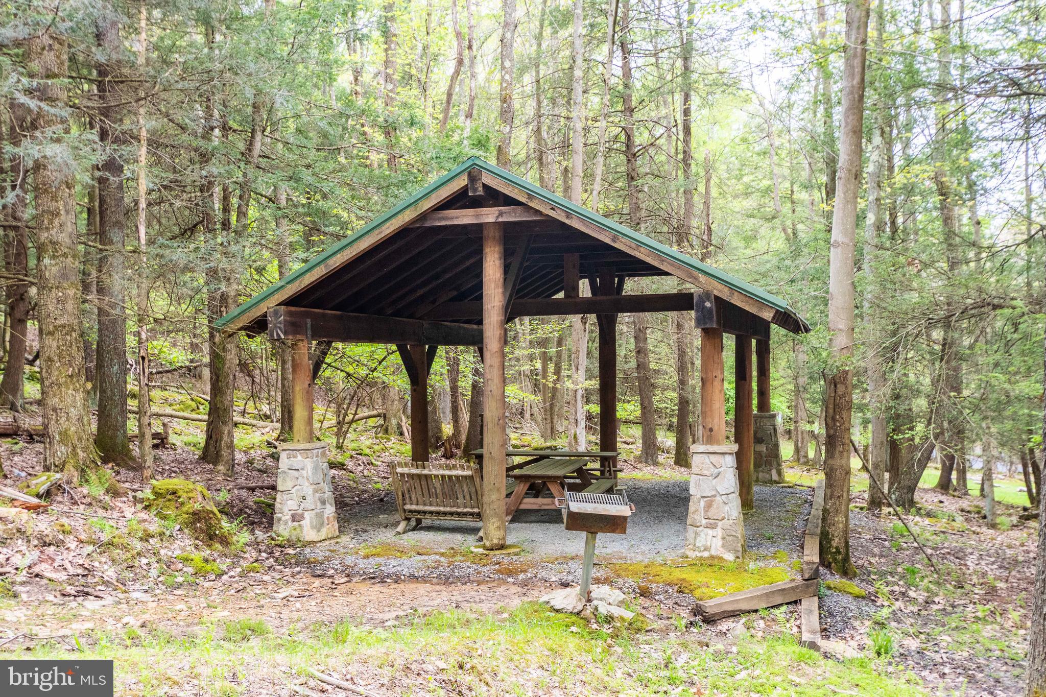 GALLATIN WOODS - Land