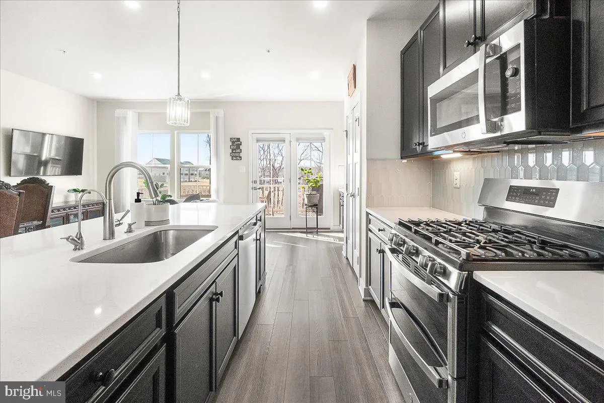 New Market, Maryland 21774, United States, 4 Bedrooms Bedrooms, ,4 BathroomsBathrooms,Residential,Contingent,124747