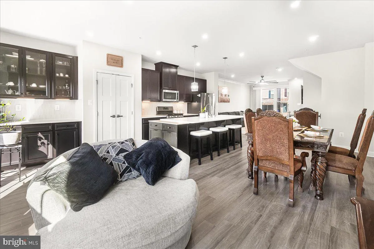 New Market, Maryland 21774, United States, 4 Bedrooms Bedrooms, ,4 BathroomsBathrooms,Residential,Contingent,124747