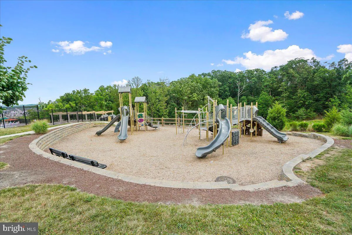 New Market, Maryland 21774, United States, 4 Bedrooms Bedrooms, ,4 BathroomsBathrooms,Residential,Contingent,124747