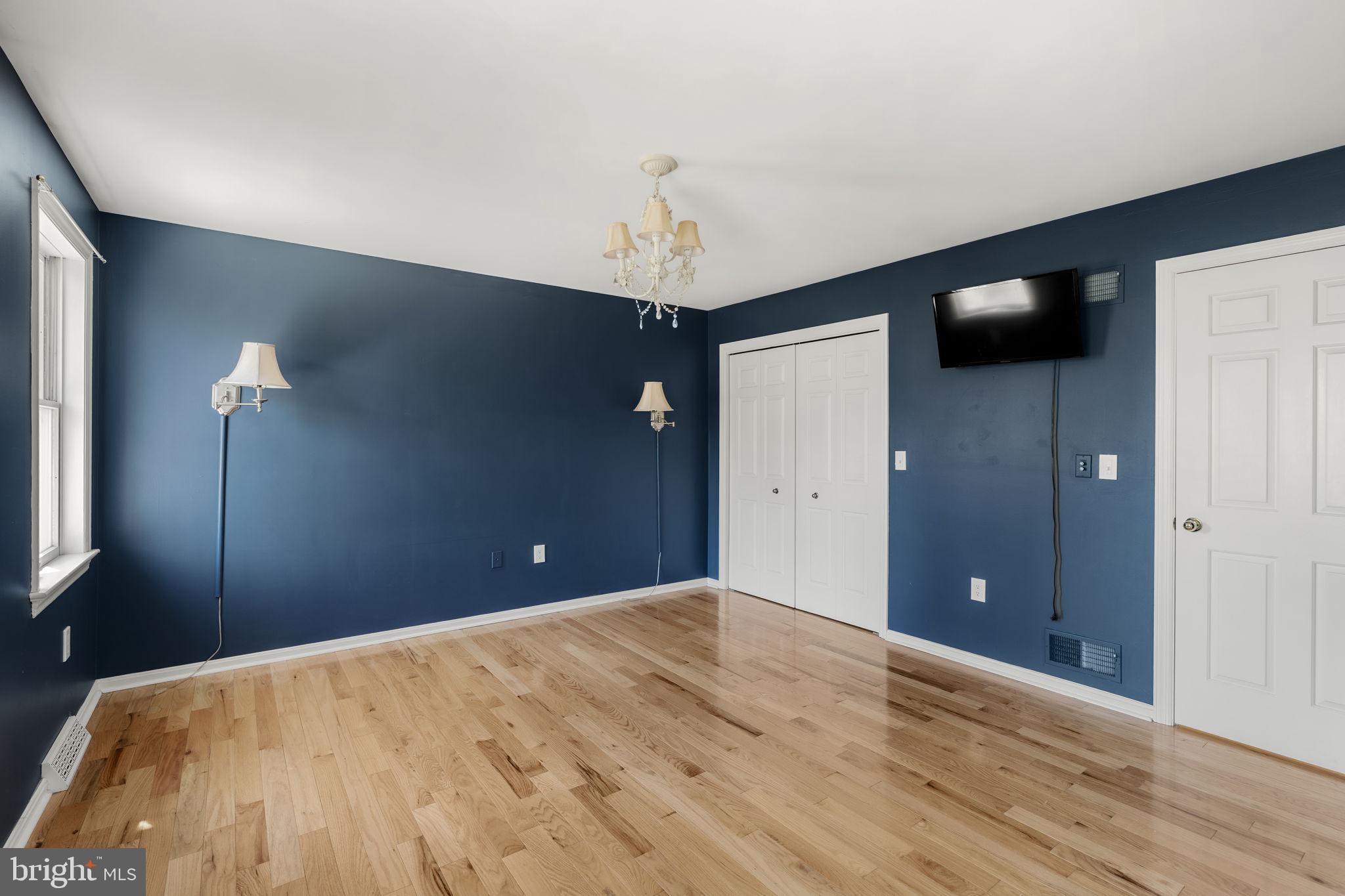 ELIZABETHTOWN - Residential