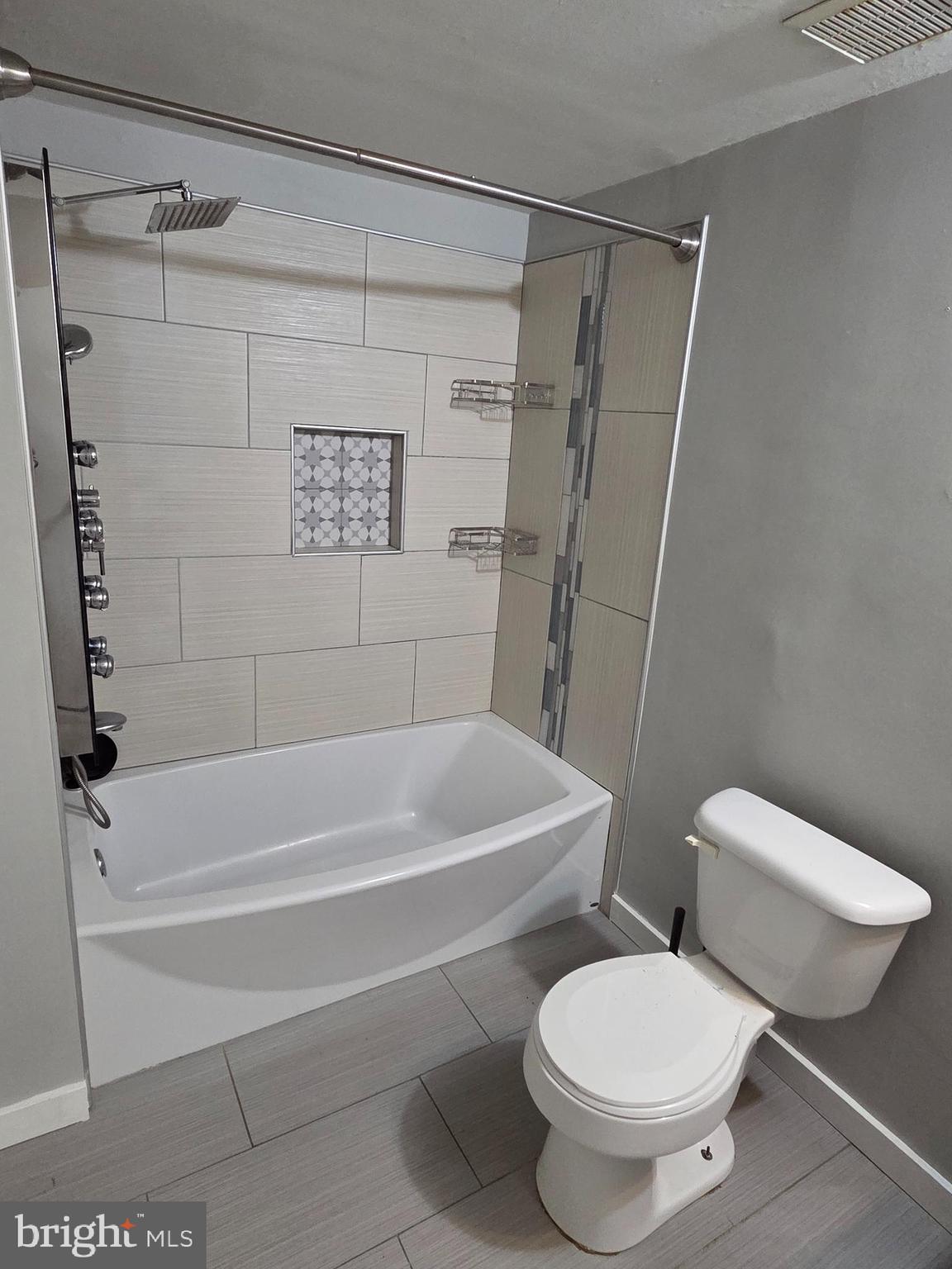 BUSTLETON - Residential Lease