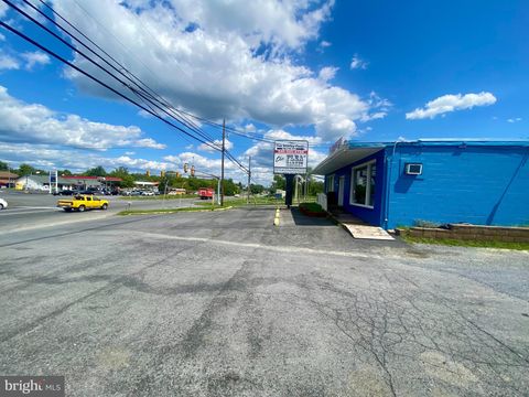 Photo of 1694 Berryville Pike, WINCHESTER, VA 22602 (MLS # VAFV2037328)