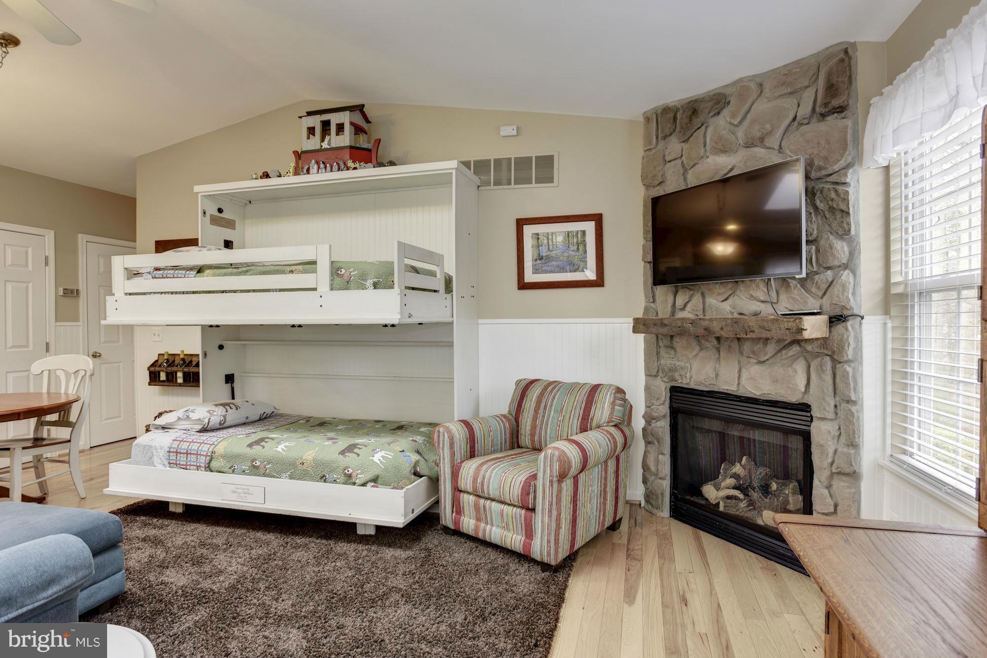 MAGOTHY BEACH - Residential