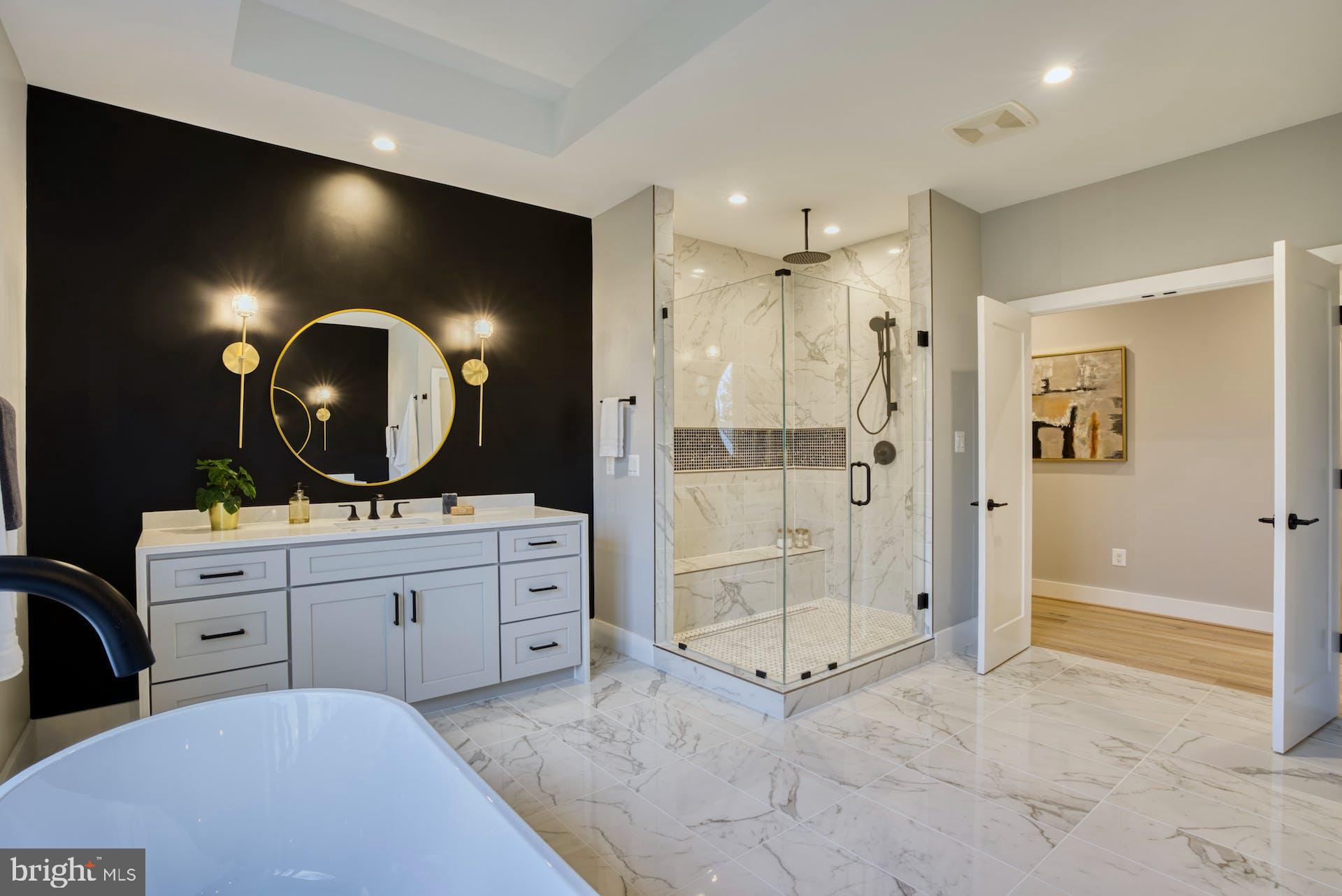 HILLSIDE MANOR - Residential