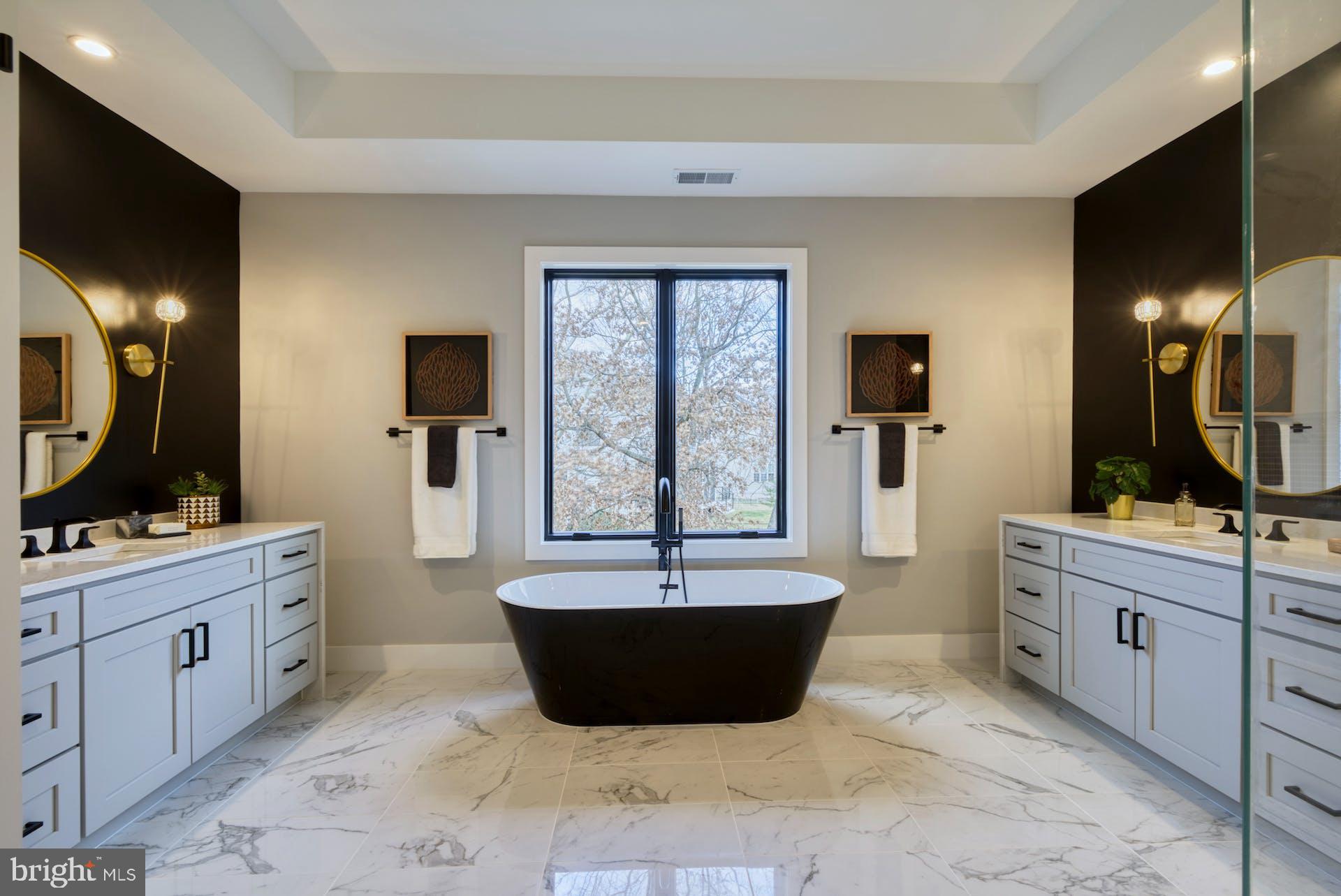 HILLSIDE MANOR - Residential