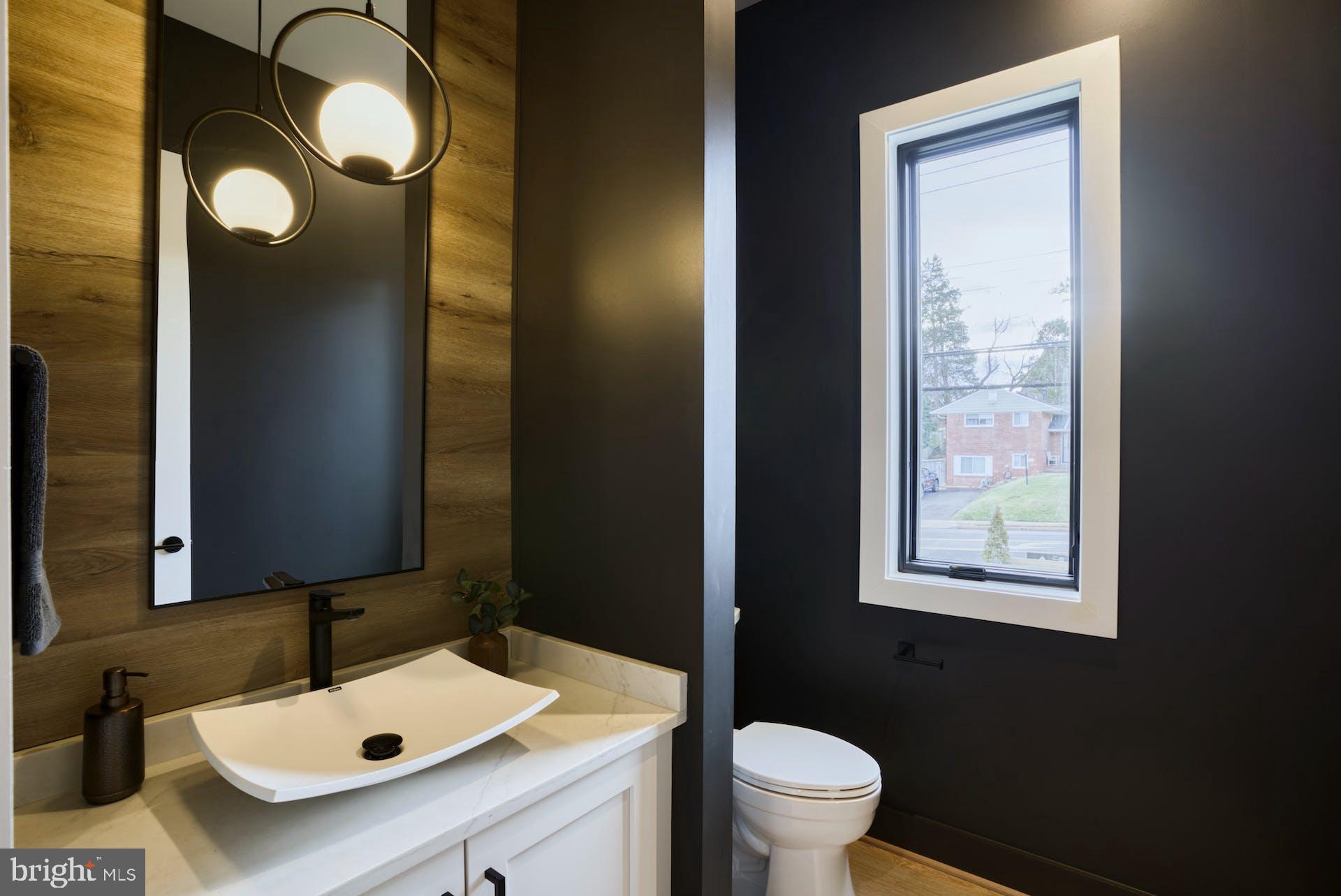 HILLSIDE MANOR - Residential