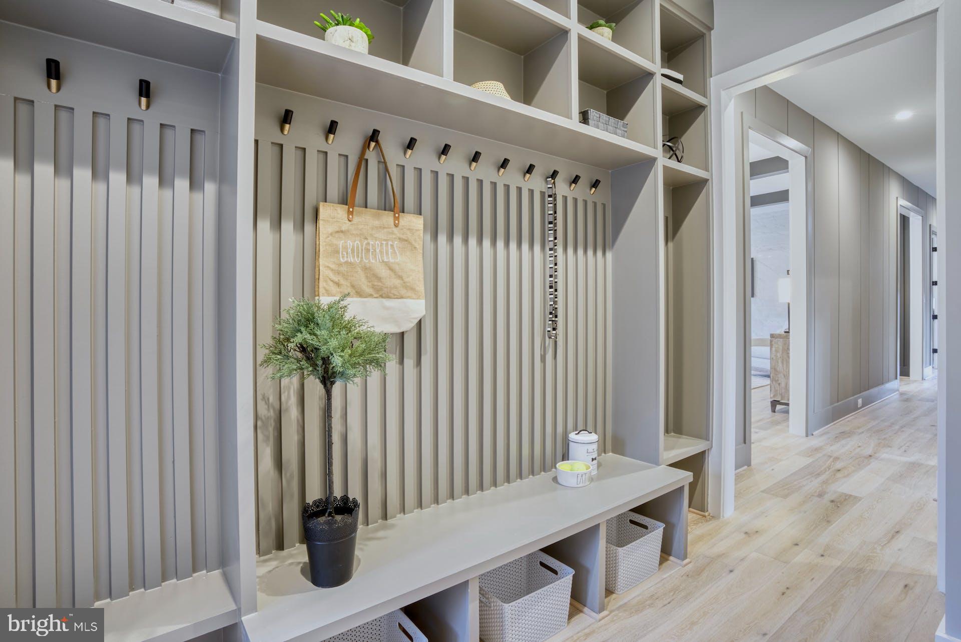 HILLSIDE MANOR - Residential