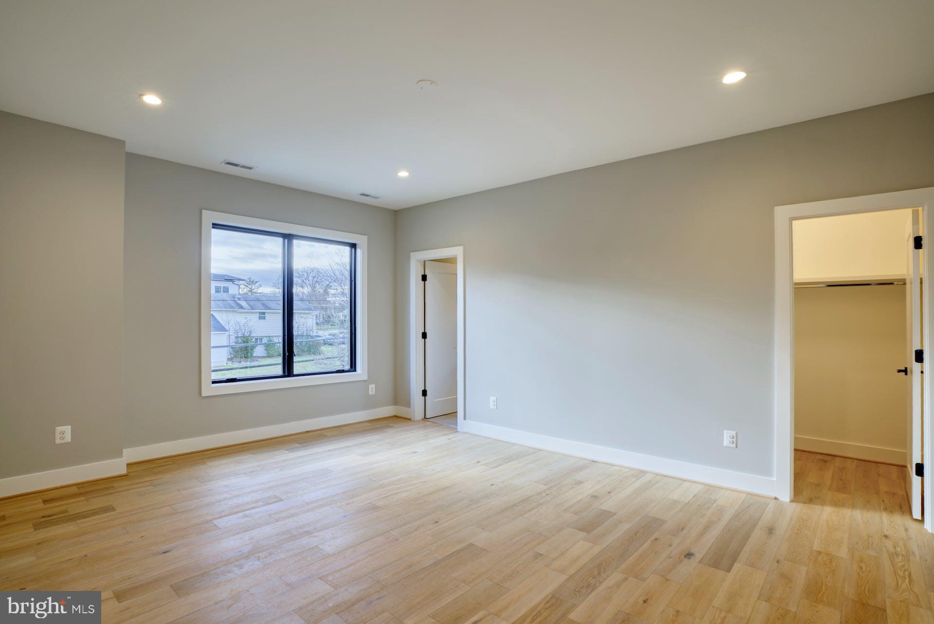 HILLSIDE MANOR - Residential